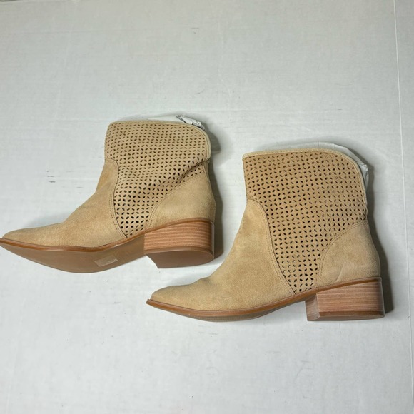 Kaanas Camel Warsaw Ankle Bootie NEW Size 6 - Picture 5 of 9